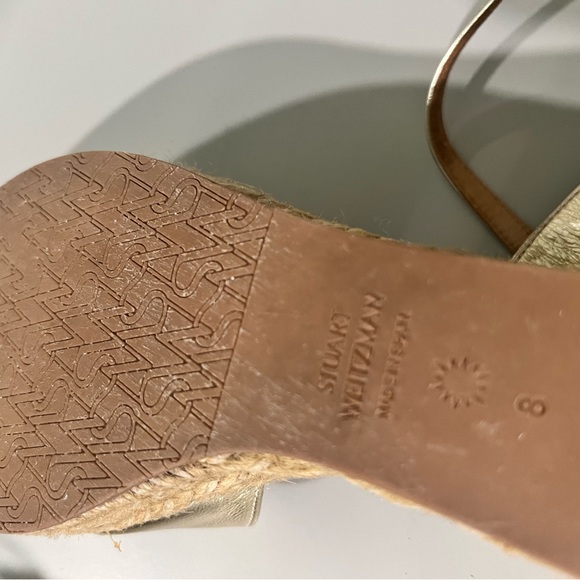 Beautiful Stuart Weitzman, Gold, metallic shoes, size 8 - Picture 6 of 6